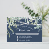 Moderne Winery Eucalyptus Twinkle Lights Navy RSVP Kaart (Staand voorkant)