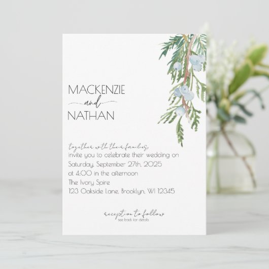 Moderne Winter Wedding Frosted Berries uitnodiging (Staand voorkant)