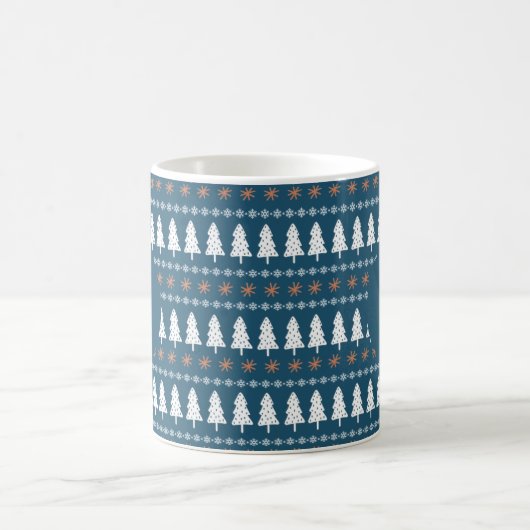 Moderne winterkerstboompatroonmonogram blauw koffiemok (Center)
