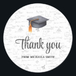 Moderne Wiskunde Formulas Graduation Cap Hartelijk Ronde Sticker<br><div class="desc">Als aanvulling op de viering van uw wiskunde party met deze dankjewel stickers met een wiskundige achtergrond van formules en vergelijkingen en een zwarte dop met tassel. Illustratief en ontworpen door Patricia Alvarez.</div>