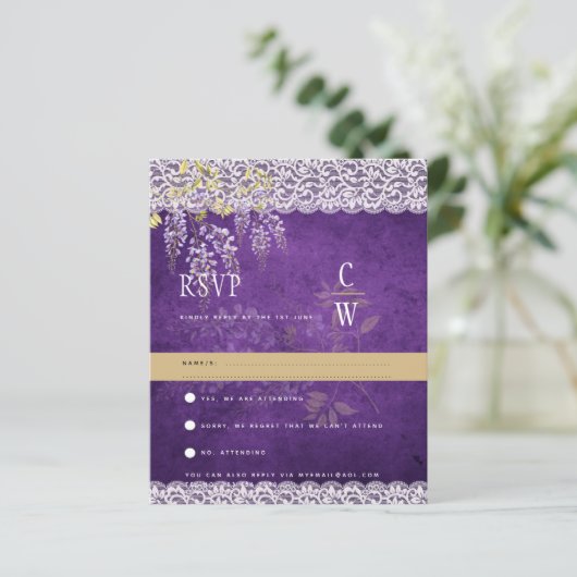  moderne Wisteria Lace Paars Wedding RSVP (Staand voorkant)