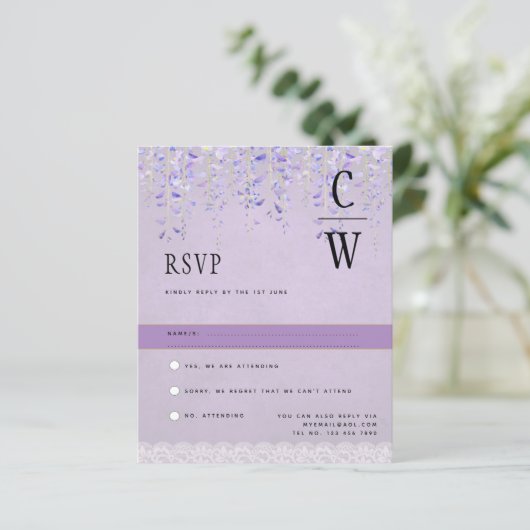  moderne Wisteria Lace Paars Wedding RSVP (Staand voorkant)