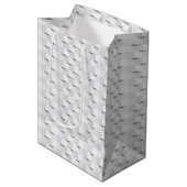 Moderne Witte 3D Geometrisch Kubuspatroon Medium Cadeauzakje (Voorkant Gekanteld)