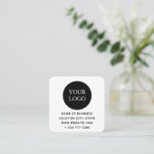 Moderne Witte Douane Logo en QR Code Vierkante Visitekaartje (Staand voorkant)