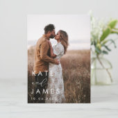 Moderne witte elegante foto bruiloft save the date (Staand voorkant)