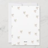 Moderne witte en beige Multi-Bow Holiday Kaart (Achterkant)