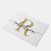 Moderne witte en gouden monogram familienaam scrip deurmat (Schuin)