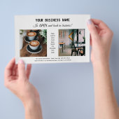 Moderne witte flyer voor heropening van het bedrij (Hand)