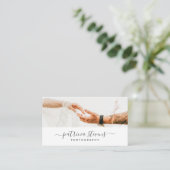 Moderne witte fotograaf script typografie foto visitekaartje (Staand voorkant)