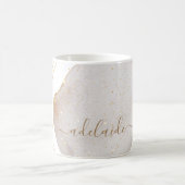 Moderne witte goudglitter-monogram naam koffiemok (Center)