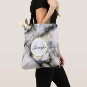 Moderne witte grijze marmer met Gold Ribbon Monogr Tote Bag (Dichtbij)