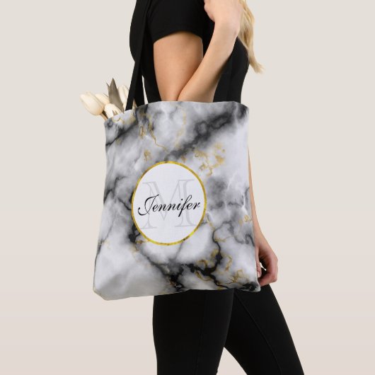 Moderne witte grijze marmer met Gold Ribbon Monogr Tote Bag (Dichtbij)