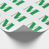 Moderne witte, groene, aangepaste monogram initiaa cadeaupapier (Hoek)