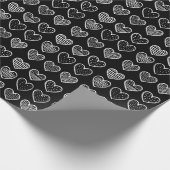 Moderne witte harten op zwarte gelukkige Valentijn Cadeaupapier (Hoek)