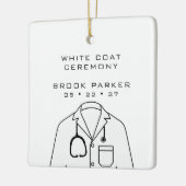 Moderne witte jas ceremonie Gefeliciteerd Keramisch Ornament (Links)