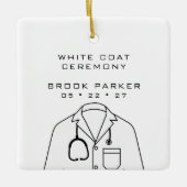 Moderne witte jas ceremonie Gefeliciteerd Keramisch Ornament (Voorkant)