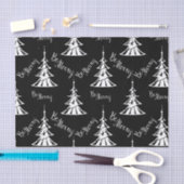 Moderne witte kerstbomen met zwarte kerst tissuepapier (Craft)