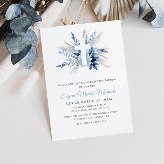 Moderne Witte Kruis Blauwe Bloemen Toewijding Kaart