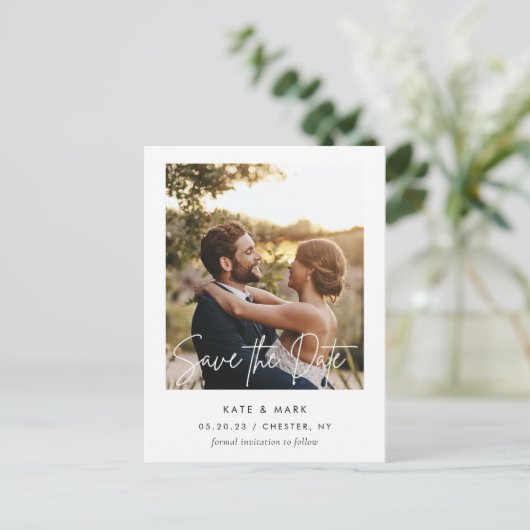 Moderne Witte Lijst Fotobruiloft Bewaar de datum Briefkaart (Staand voorkant)