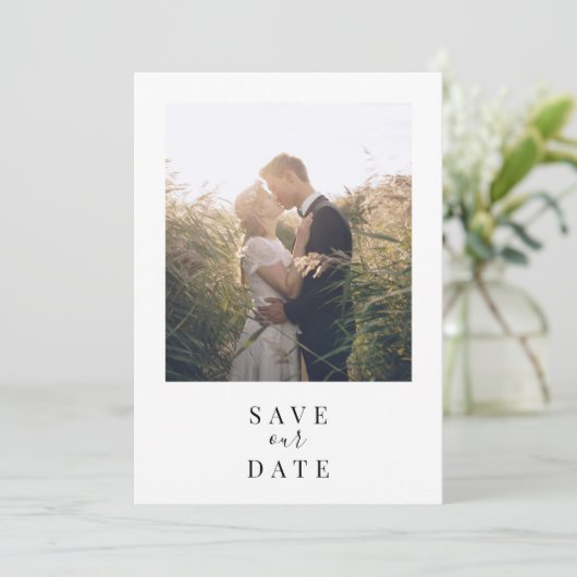 Moderne Witte Lijst Fotobruiloft Save The Date (Staand voorkant)