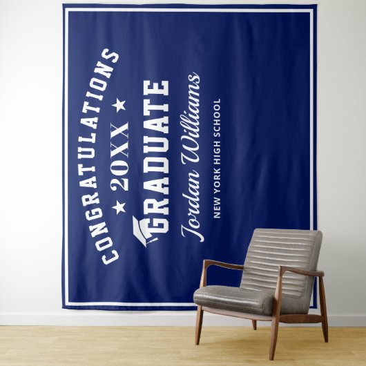 Moderne witte marineblauwe afstudeerfoto-achtergro wandkleed (In situ)