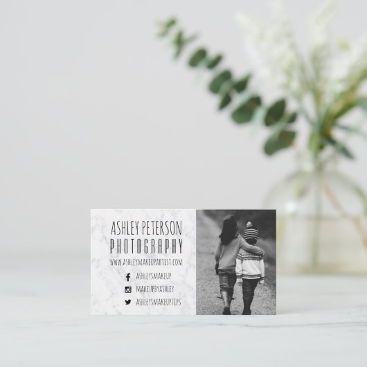 Moderne witte marmermedia visitekaartje (Staand voorkant)