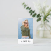 Moderne witte minimalistische aangepaste QR-code v Visitekaartje (Staand voorkant)