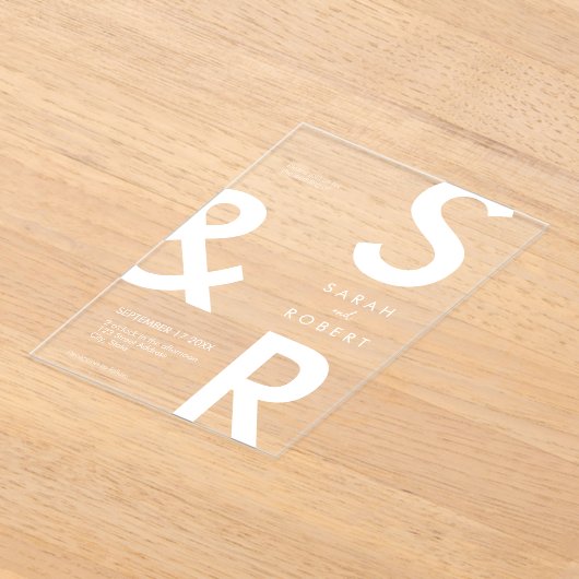 Moderne witte monogram bruiloft acryl uitnodigingen (Laagn)