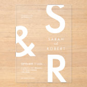 Moderne witte monogram bruiloft acryl uitnodigingen (Voorkant)