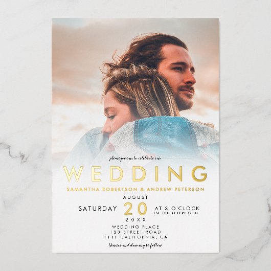 Moderne witte ombre simpele 2 foto's bruiloft folie uitnodiging (Voorkant)