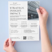 Moderne witte QR-code professioneel consultant Flyer (Hand)