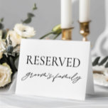 Moderne Witte Trouwen Gereserveerde Tafel Tent Sig Kaart<br><div class="desc">Deze eenvoudige en elegante bruiloft gereserveerde teken is ideaal voor moderne bruiloften. Het ontwerp is voorzien van een handgeschreven lettertype en een moderne minimalistische stijl. Ontworpen om te coördineren met het "Emma" Wedding Invitation Collectie. Klik op "Details" om details te wijzigen. Als u tekst, grootte, lettertype of kleur wilt aanpassen,...</div>