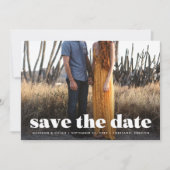 Moderne witte typografie-overlayfoto met vette let save the date (Voorkant)
