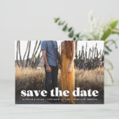 Moderne witte typografie-overlayfoto met vette let save the date (Staand voorkant)