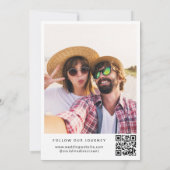 Moderne witte typografie QR-code bruiloft Save The Date (Achterkant)