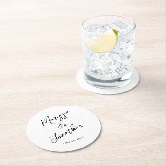 Moderne witte zwarte hand geletterde script bruilo ronde kartonnen onderzetter (Insitu)