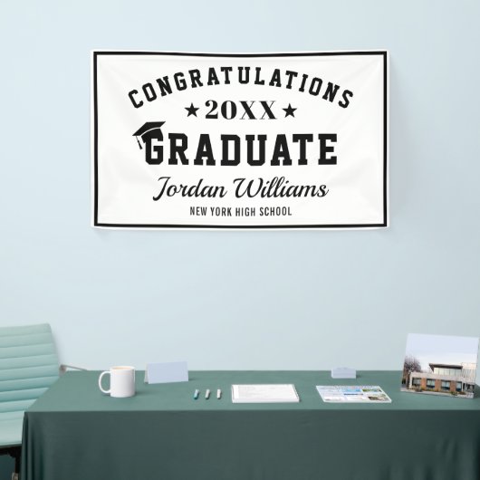 Moderne Witte Zwarte Klasse van 2024 Afstudeerfees Spandoek (Beurs)