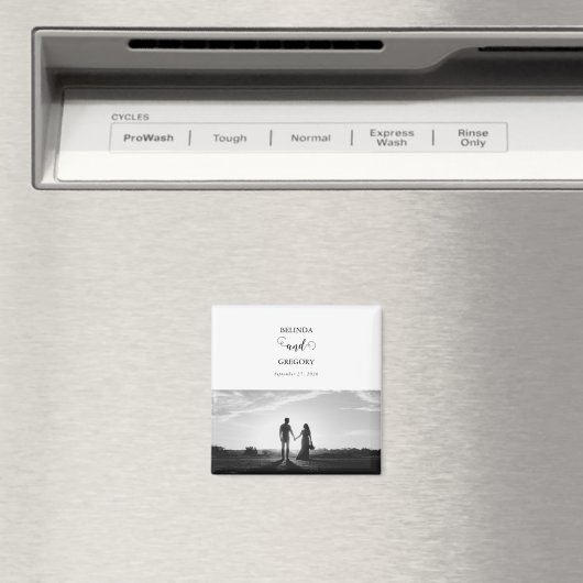 Moderne witte & zwarte script koppel foto trouw  magneet (Insitu (Vaatwasser))