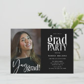 Moderne 'Yay Grad' Foto Afstudeerfeest Kaart (Staand voorkant)