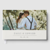 Moderne zachte beige en zilveren trouwfoto gastenboek (Voorkant)