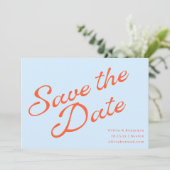 Moderne zachte blauwe oranje retro script bruiloft save the date (Staand voorkant)