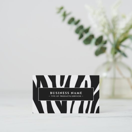 Moderne Zebra Print Zwart-wit QR-code & socials Visitekaartje (Staand voorkant)