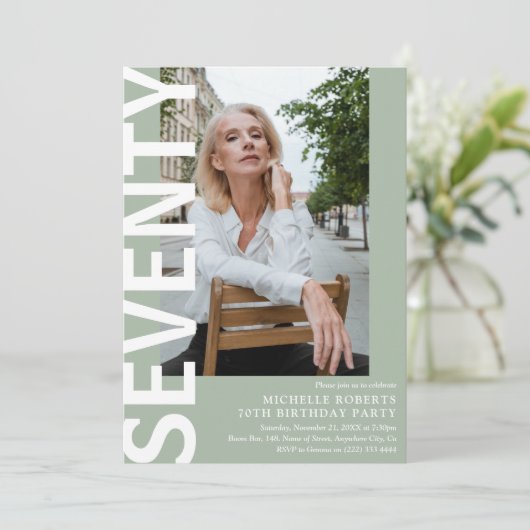 Moderne ZEVENTY Foto 70th Birthday Party Kaart (Staand voorkant)