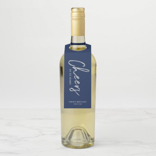 Moderne Zilver & Navy Borstel Lettering Proost Fee Flessenhanger (Op fles)