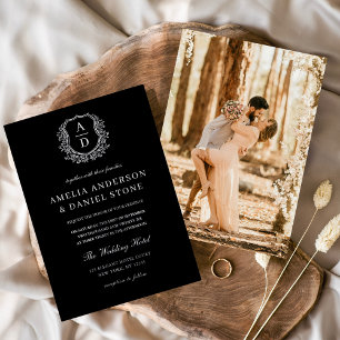 Moderne Zilveren Bladige Crest Monogram Foto Huwel Folie Uitnodiging