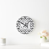 Moderne zilveren Chevron Monogram Initialen wandkl Ronde Klok (Huis)