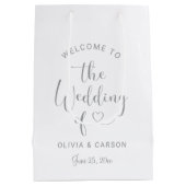 Moderne Zilveren Hart Script Welkom Bruiloft Medium Cadeauzakje (Achterkant)