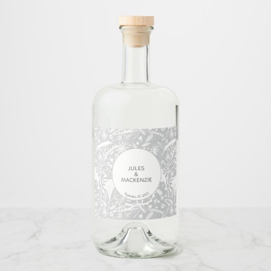 Moderne zilvergrijze of platte bloemigen likeurfles etiket (Voorkant)