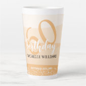 Moderne zomer verjaardagsfeestje in roze latte mok (Voorkant)