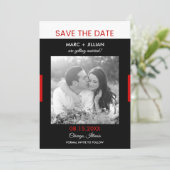 Moderne zwart-rode trouwfoto 'Save the Date' Kaart (Staand voorkant)